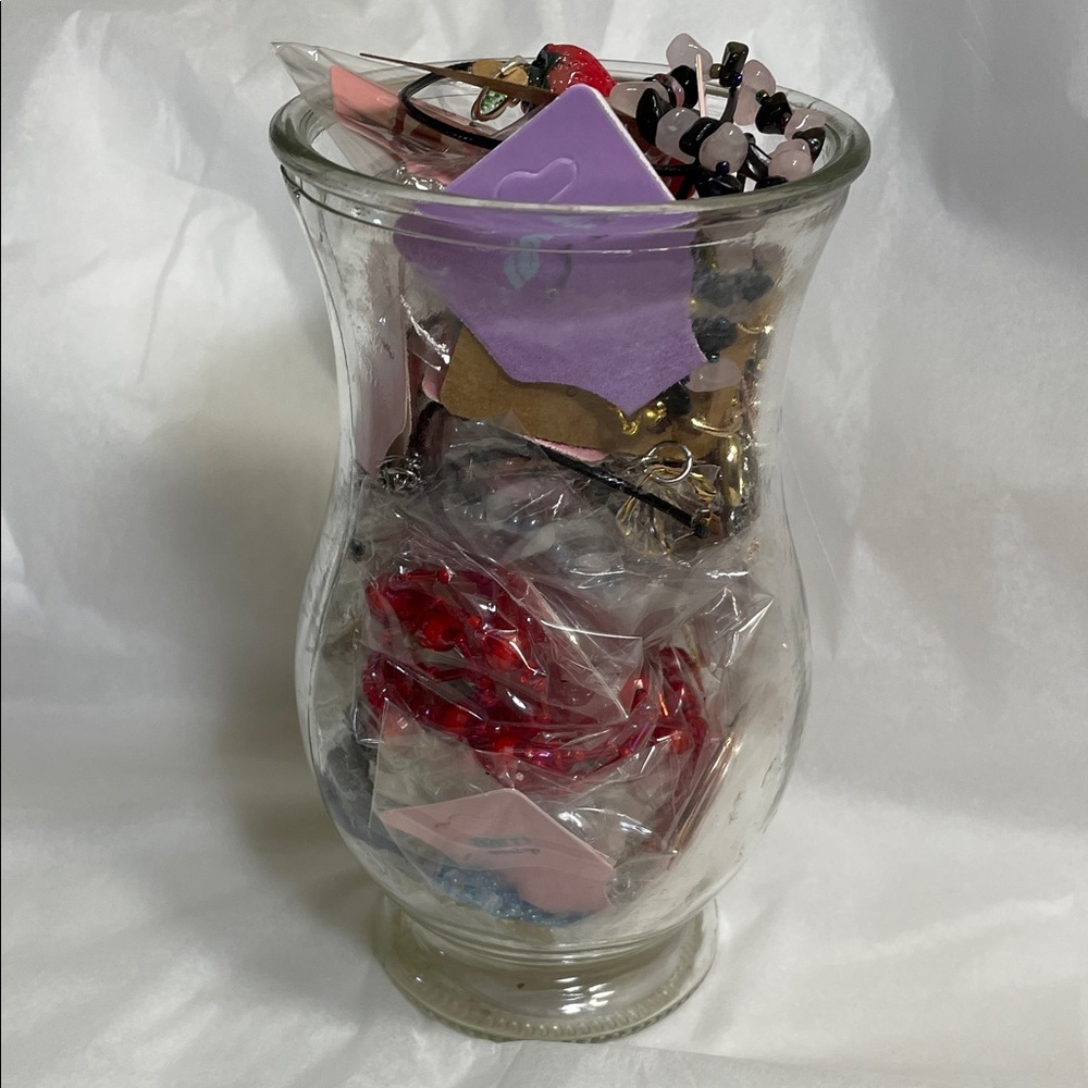 Assorted NWT Jewelry in Glass Vase - Picture 5 of 14